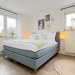 Apartment Am Park - Boxspringbett, Balkon, Smarttv, Familienfreundlich