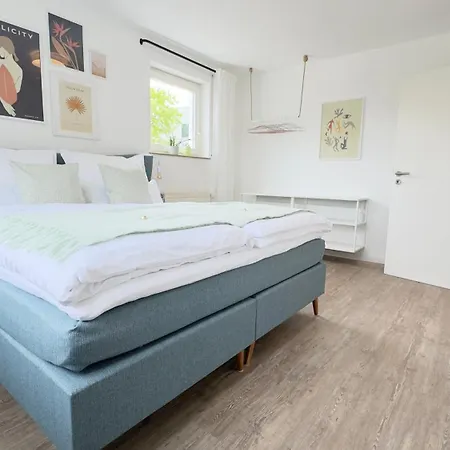 Am Park - 4p, Boxspringbett, Balkon, Smarttv, Gesundbrunnen, Familienfreundlich