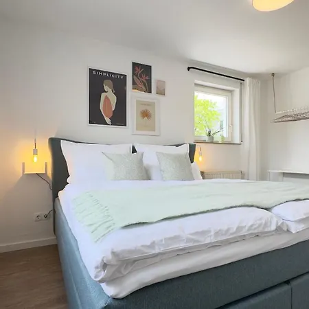 Appartement Am Park - 4p, Boxspringbett, Balkon, Smarttv, Gesundbrunnen, Familienfreundlich *