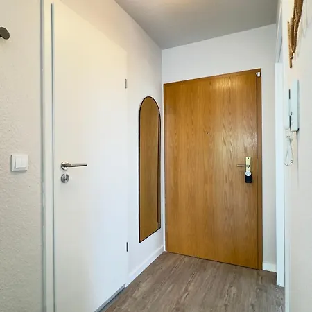 شقة Am Park - 4p, Boxspringbett, Balkon, Smarttv, Gesundbrunnen, Familienfreundlich *